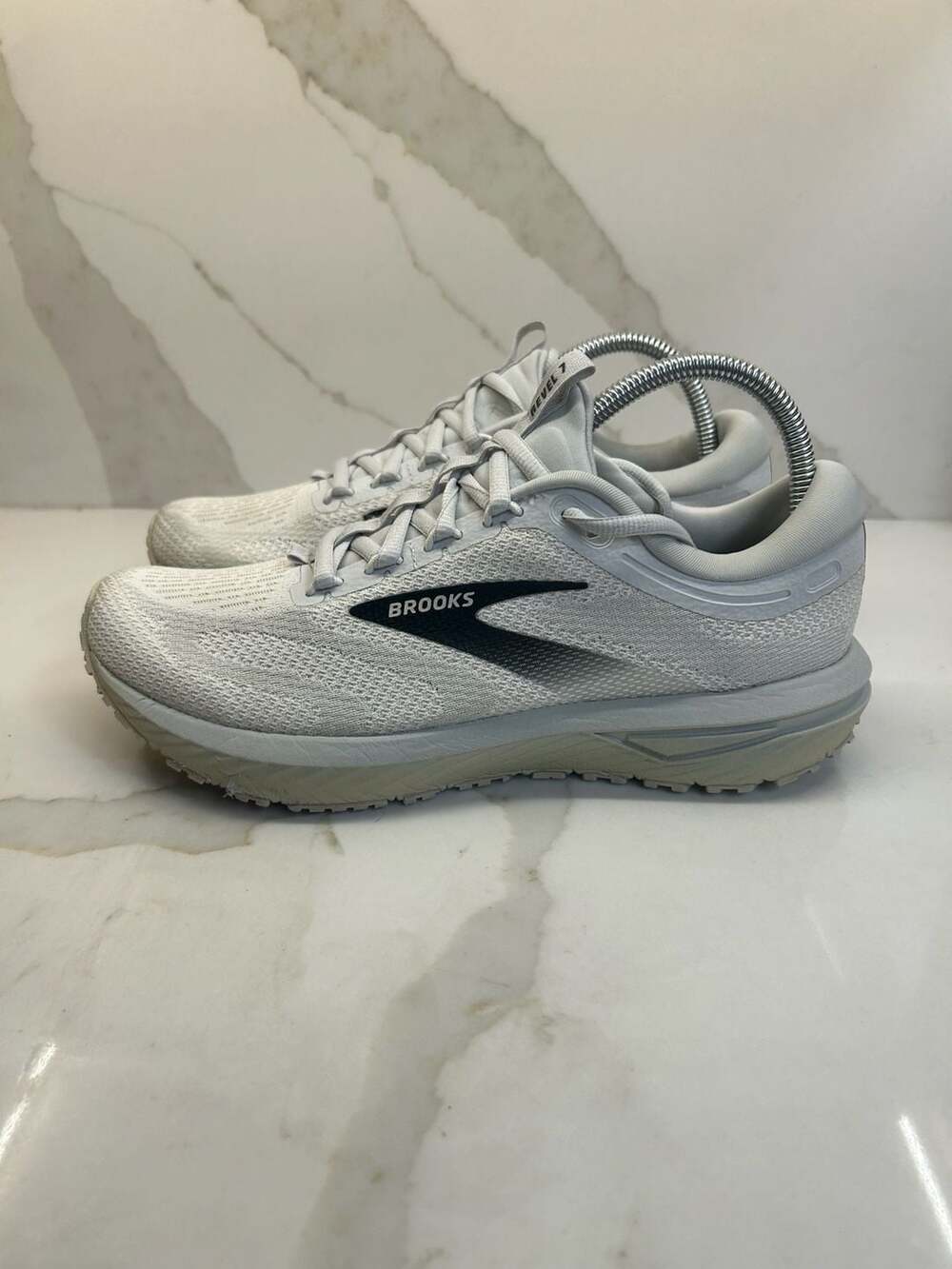 Brooks ( Size 8)